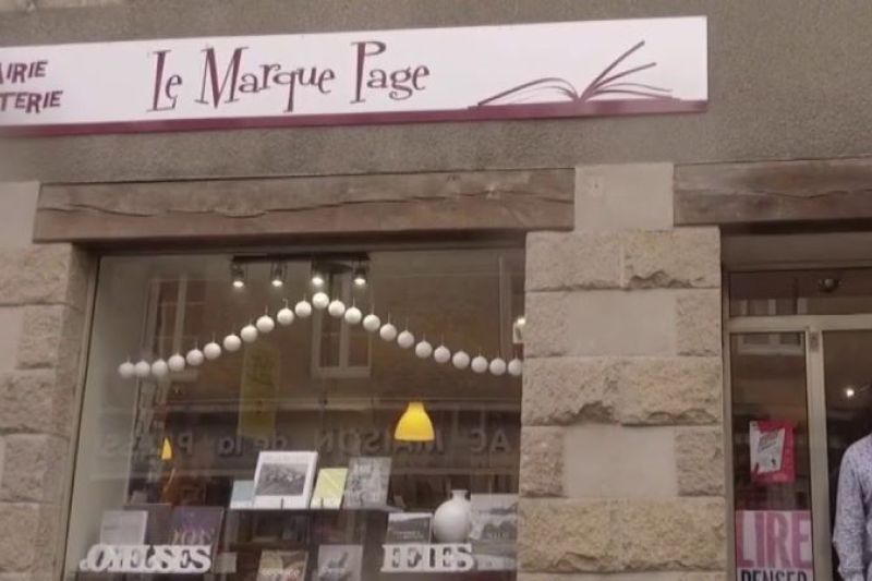 LE MARQUE PAGE (22)