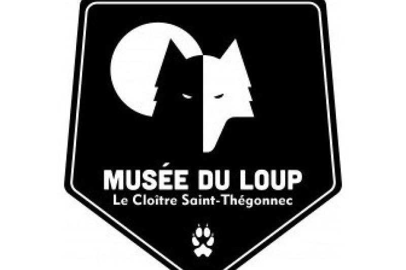 MUSÉE DU LOUP (29) CLOITRE SAINT-THEGONNEC